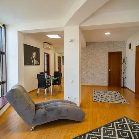 Sunny & Spacious Place With Breathtaking View *