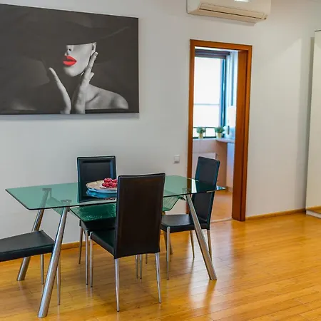 Apartament Sunny & Spacious Place With Breathtaking View Bucureşti