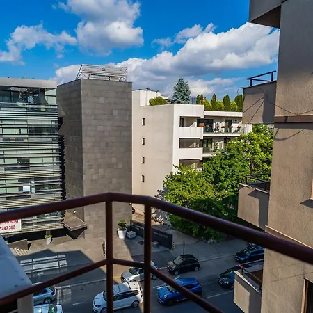 Sunny & Spacious Place With Breathtaking View