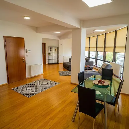 Sunny & Spacious Place With Breathtaking View Apartment