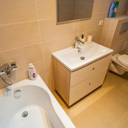 Sunny & Spacious Place With Breathtaking View Apartment *
