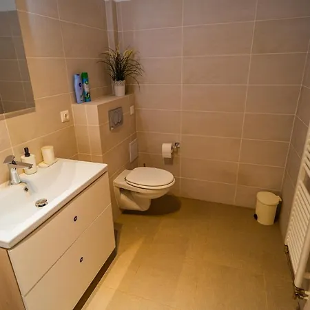 Sunny & Spacious Place With Breathtaking View Apartment