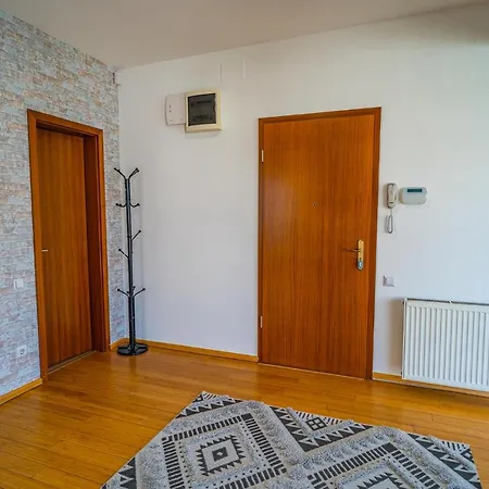 Sunny & Spacious Place With Breathtaking View *