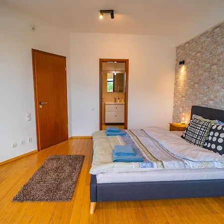 Apartment Sunny & Spacious Place With Breathtaking View Bucharest